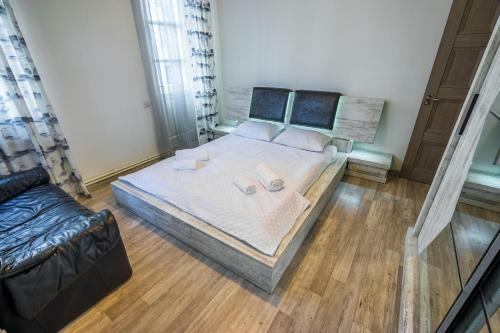 Three Bedroom Apartment Old Tbilisi