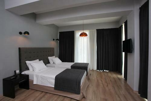L.m Club Hotel