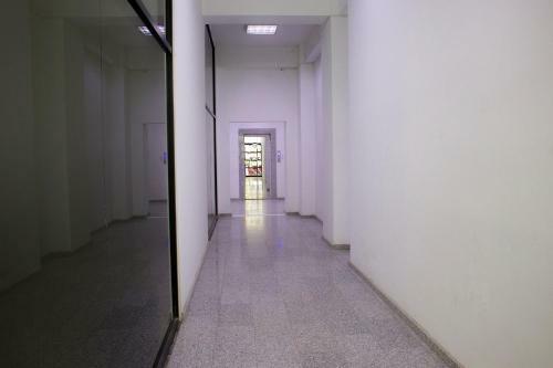 Tata's Stunning & Spacious 2 Room Apartment