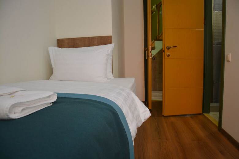 Hotel Mariam R