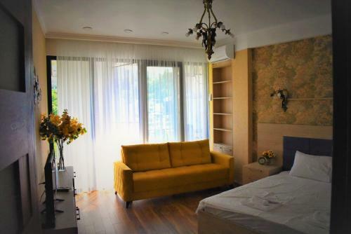 Riverside Apartment In Tbilisi Centre