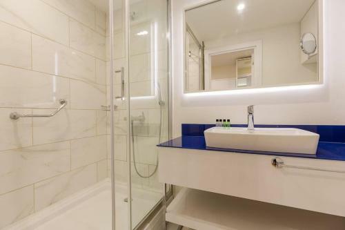 1br Apt With Sea View And Balcony