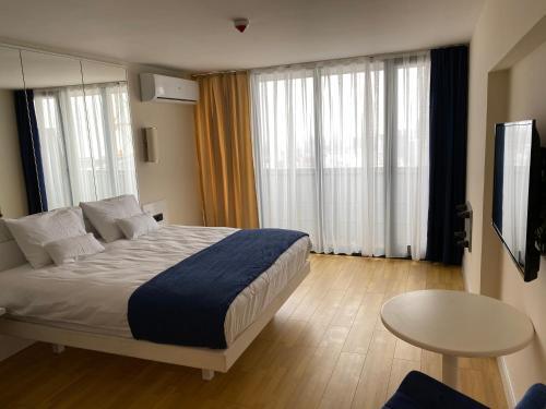 Orbi City Apartment 40 ????