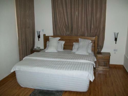 Ampomaah Hotel