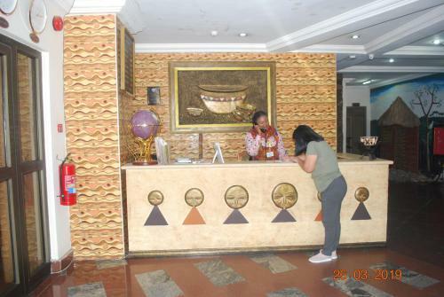 Ampomaah Hotel