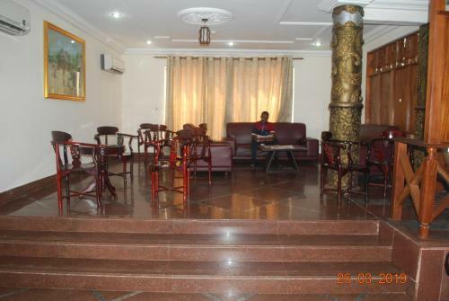 Ampomaah Hotel