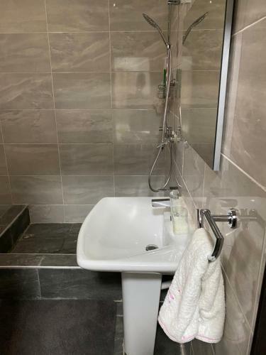 Cosy 3 Bedroom Holiday Apartment For Rent