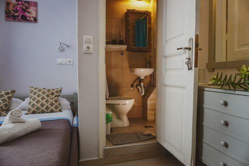 Aphrodite Art Hotel Aegina