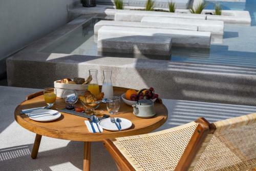 Bed & Breakfast Potnia Theron Suites