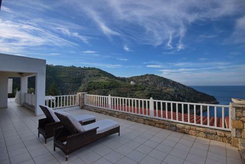 Luxurious Villa With Wonderful View