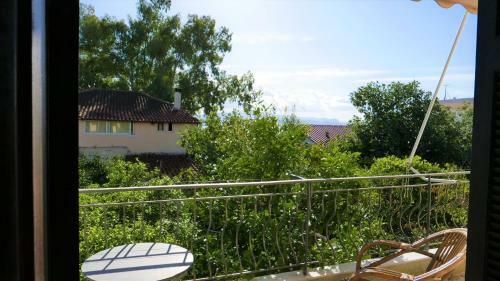 Sea View Apartment In Amarynthos -evia