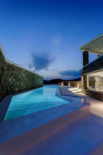Ano Mera Villa Sleeps 8 With Pool And Air Con