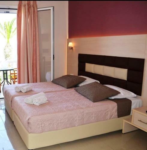 Roula Kotsonis Superior Apartment