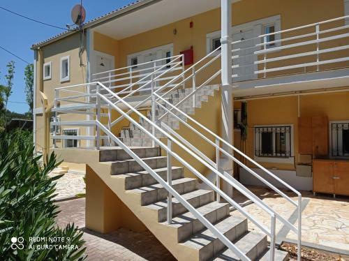 Summer Garden ?partments & Studios