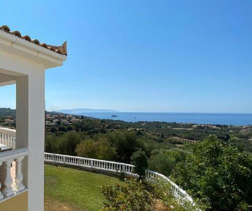 Villa Kourkoumelata House