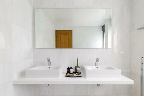 Eos Urban Villa By Upstreet