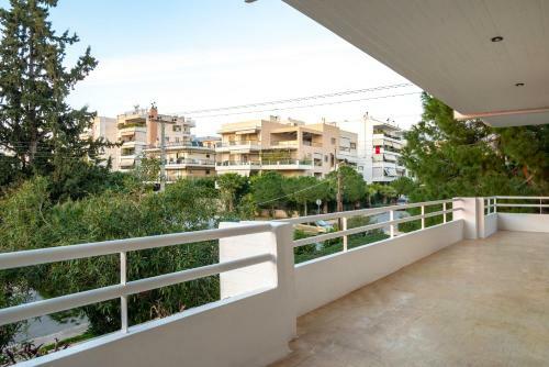 Kleio - Spacious Apartment In Glyfada