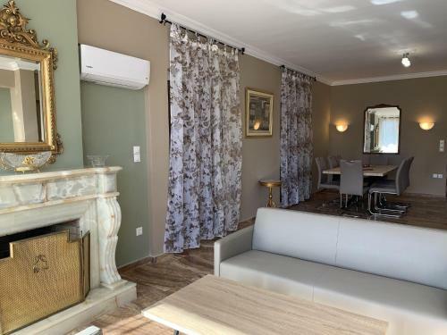 Private Rooms In Spacious Flat Marousi