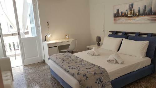 Ionian Apartment- Athens Center, 6 Bd, 2.5 Bath