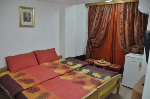 Hostal Nasteski Guest Rooms