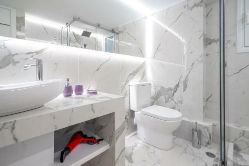 Amazing Apartment In Glyfada Center