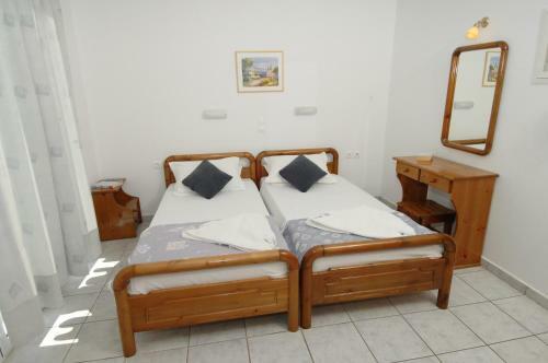 Alexis Studios And Apartments