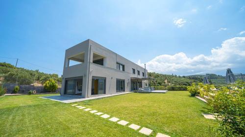 Agios Andreas Villa Sleeps 10 With Pool And Air Con