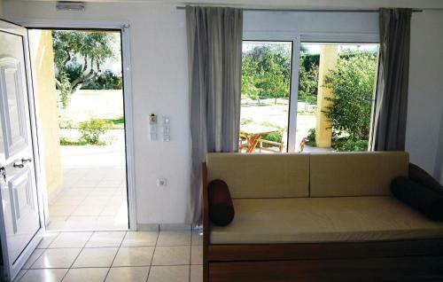 Two-bedroom Holiday Home In Agioi Apostoloi