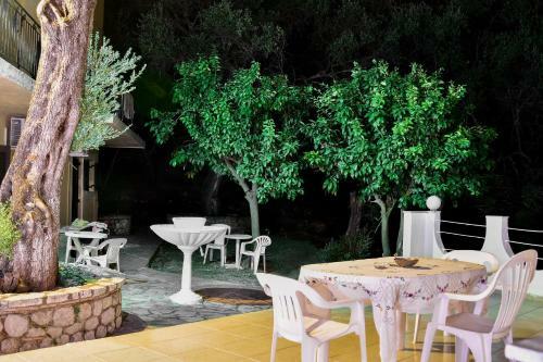 Hostal Corfu Room Apartments