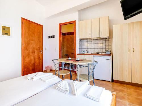 Inviting Apartment In Therma With Balcony