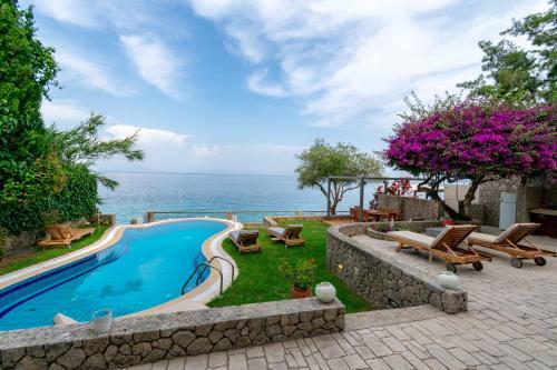 Corfu Beachfront Villa Benele
