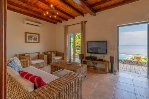 Corfu Beachfront Villa Benele