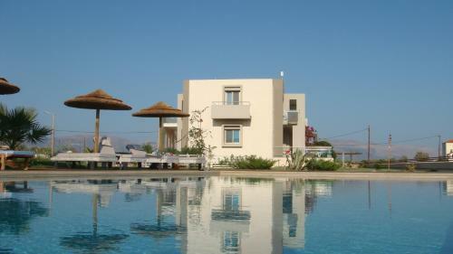 Double Bay Beach Hotel