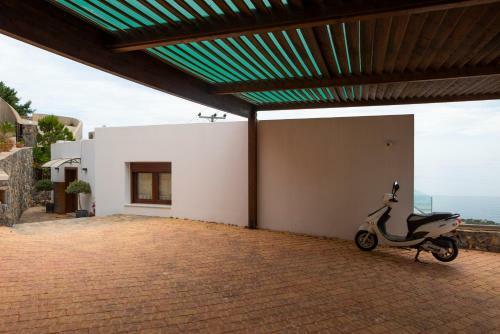 Villa Pilot