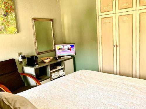 Hostal Helios - Epirus Traditional Guesthouse