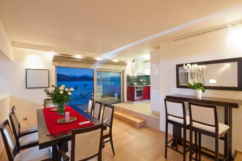 Villa Aqua