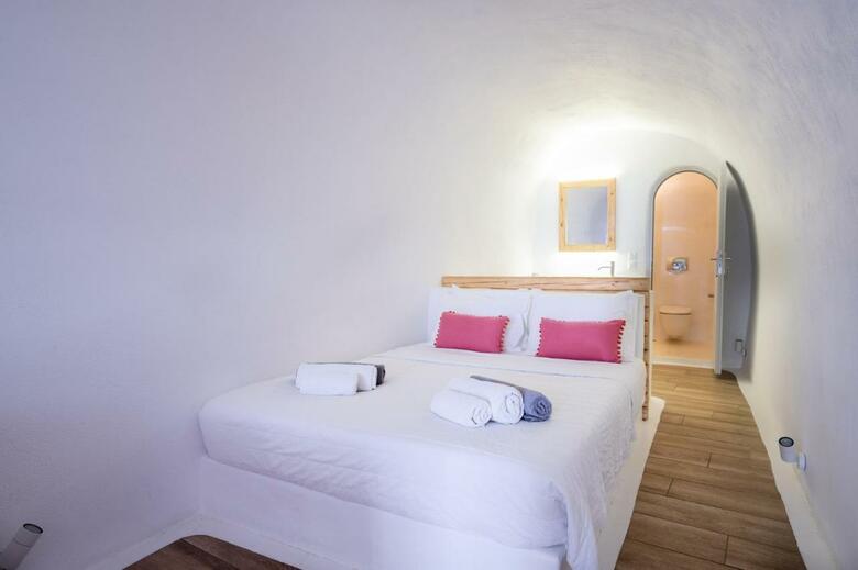 Villa Karpimo Suites
