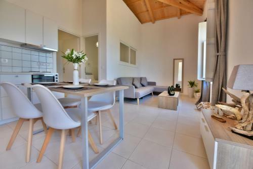 Apartamento Douskos Beach House