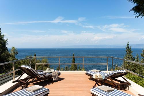 Geromonachos Villa Sleeps 14 With Pool Air Con And Wifi