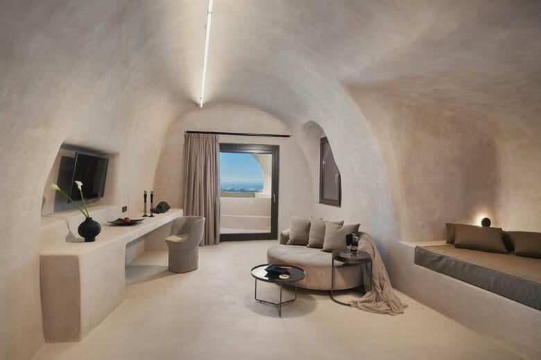 Hotel Divine Cave Experience