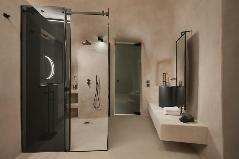 Hotel Divine Cave Experience
