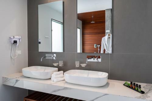 Messinian Icon Hotel & Suites