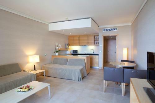 Hotel Abav2 Suites By Rodos Palace