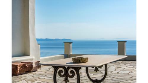 Amaryllis House - Tinos