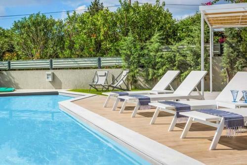Karavadhos Villa Sleeps 6 Pool Air Con Wifi