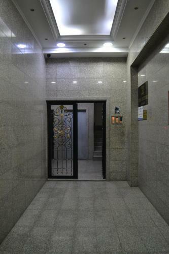 Silver Apartments