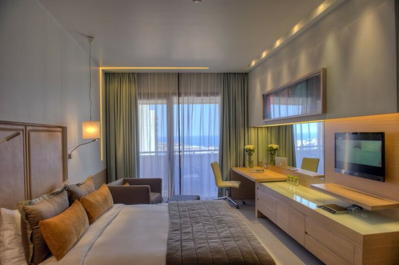 Hotel Saifi Suites