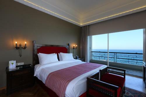 Warwick Palm Beach Hotel