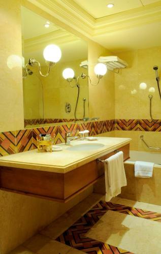 Warwick Palm Beach Hotel