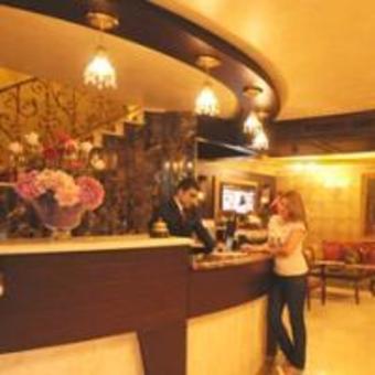 Queens Suite Hotel
